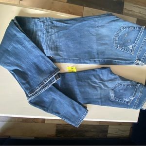 2 jeans 1 skinny end 1 boot